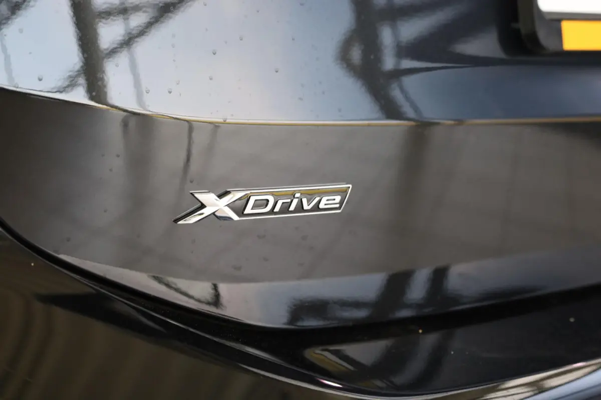 225e xDrive | M Sportpakket | Comfort Access | Harman/Kardon | Panoramadak | Head-Up Display