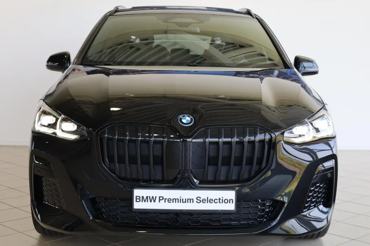 225e xDrive | M Sportpakket | Comfort Access | Harman/Kardon | Panoramadak | Head-Up Display