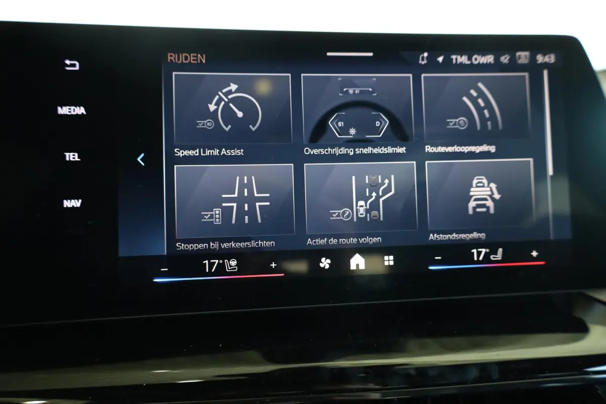 225e xDrive | M Sportpakket | Comfort Access | Harman/Kardon | Panoramadak | Head-Up Display