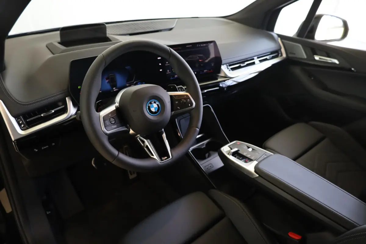 225e xDrive | M Sportpakket | Comfort Access | Harman/Kardon | Panoramadak | Head-Up Display