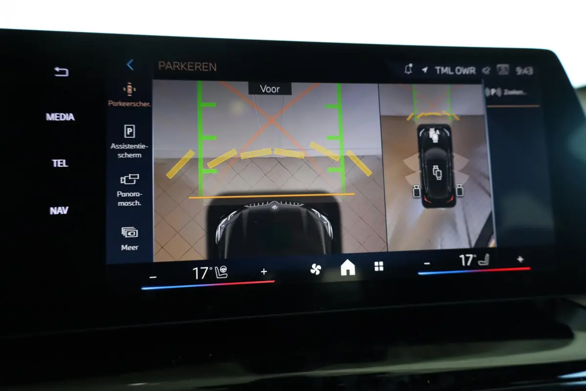 225e xDrive | M Sportpakket | Comfort Access | Harman/Kardon | Panoramadak | Head-Up Display