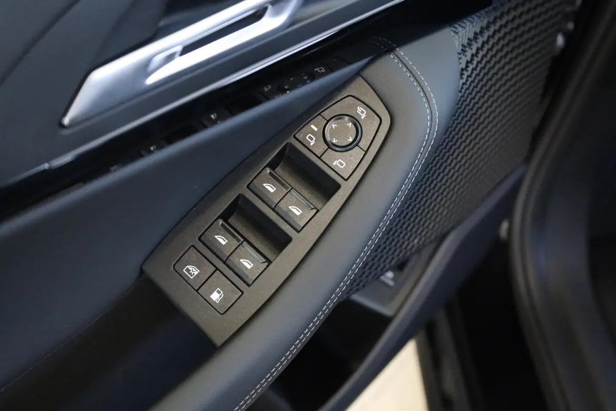 225e xDrive | M Sportpakket | Comfort Access | Harman/Kardon | Panoramadak | Head-Up Display
