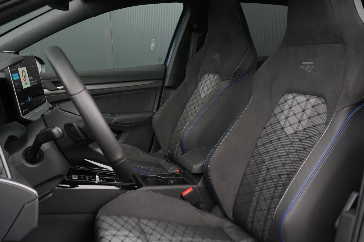 1.5 eTSI R-Line Edition | Panorama | Harman & Kardon | HUD | Sportonderstel | Dodehoek Detectie |
