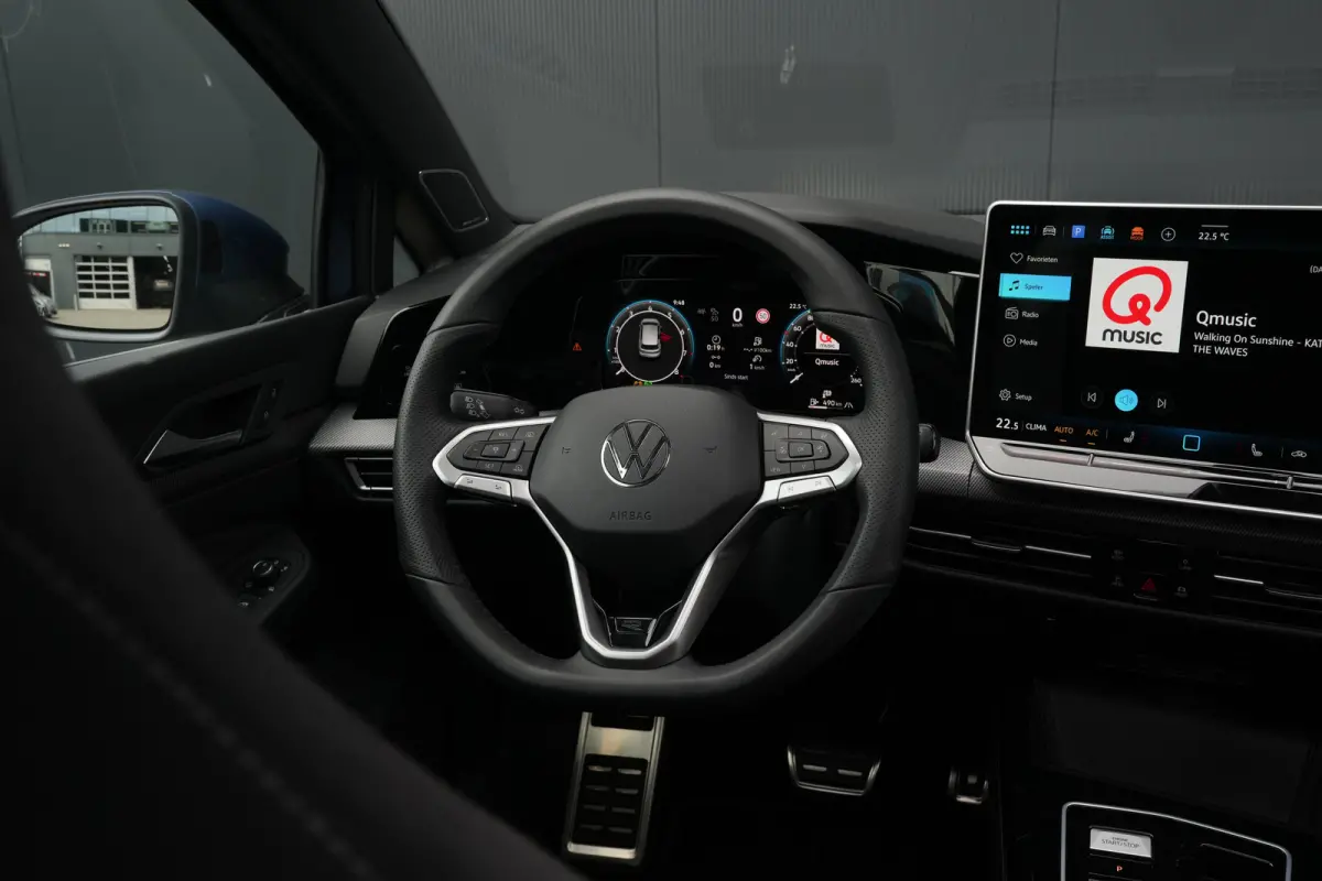 1.5 eTSI R-Line Edition | Panorama | Harman & Kardon | HUD | Sportonderstel | Dodehoek Detectie |