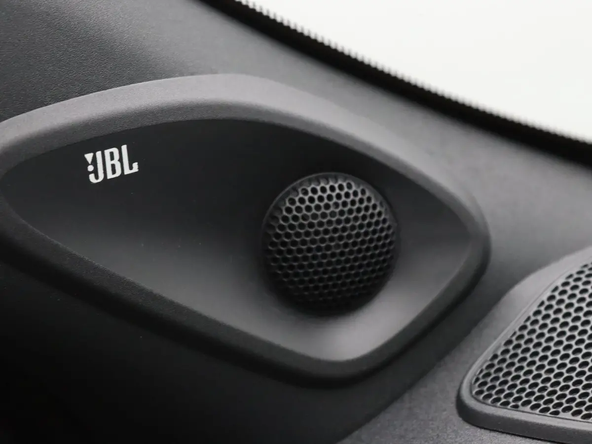 1.5 Hybrid Executive Head-up display | JBL