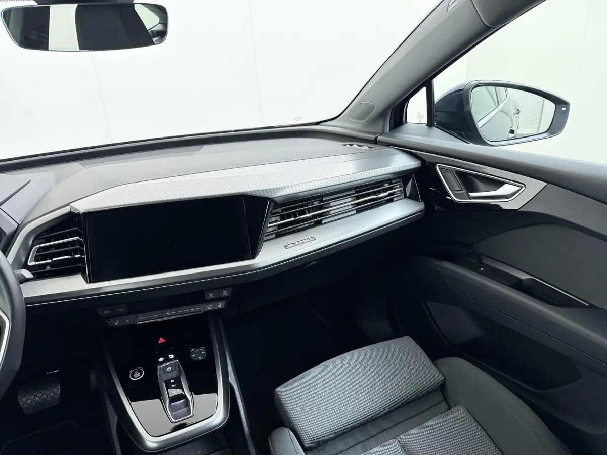45 Edition 82 kWh VAN: 44.900,- VOOR: 41.877,- UW HERFSTVOORDEEL: 3.023,- S-LINE| 10.000KM! | STOELVERWARMING| ELEKTRISCHE ACHTERKLEP| ACHTERUITRIJCAMERA | MATRIX LED|