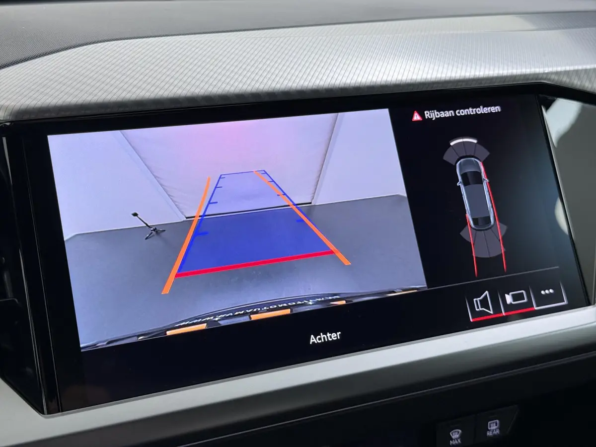 45 Edition 82 kWh VAN: 44.900,- VOOR: 41.877,- UW HERFSTVOORDEEL: 3.023,- S-LINE| 10.000KM! | STOELVERWARMING| ELEKTRISCHE ACHTERKLEP| ACHTERUITRIJCAMERA | MATRIX LED|