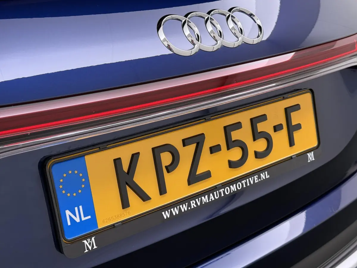 45 Edition 82 kWh VAN: 44.900,- VOOR: 41.877,- UW HERFSTVOORDEEL: 3.023,- S-LINE| 10.000KM! | STOELVERWARMING| ELEKTRISCHE ACHTERKLEP| ACHTERUITRIJCAMERA | MATRIX LED|