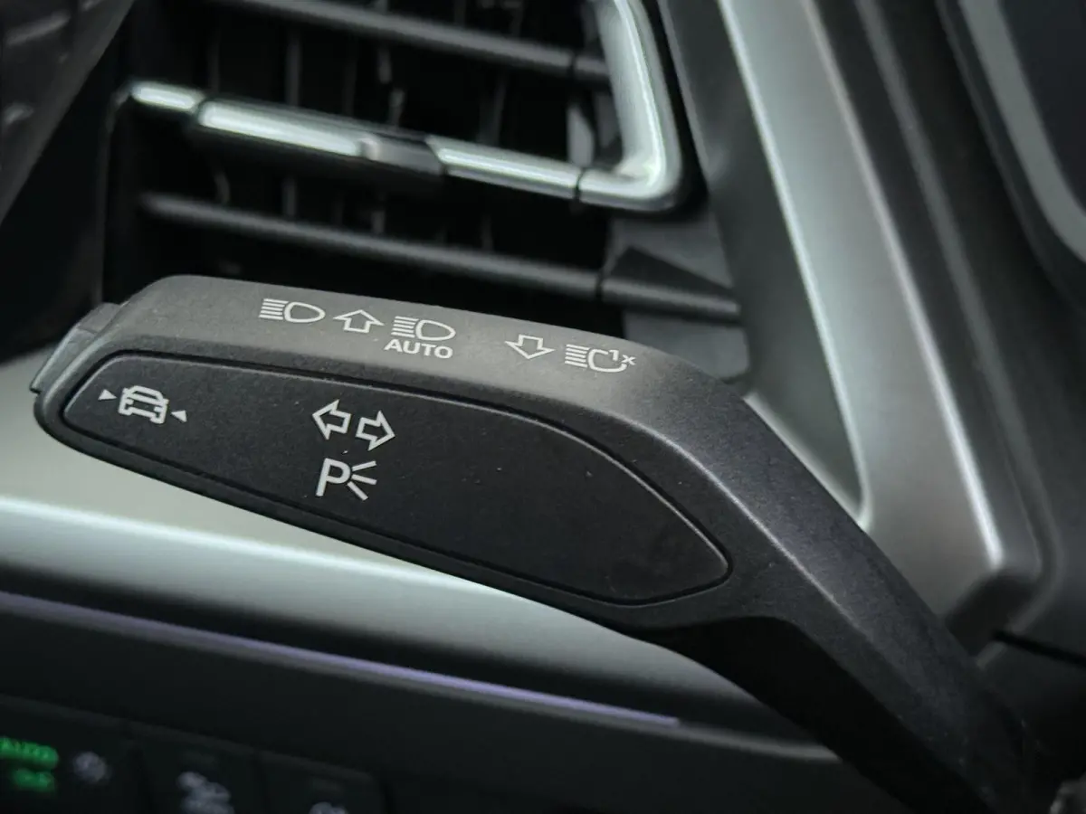 45 Edition 82 kWh VAN: 44.900,- VOOR: 41.877,- UW HERFSTVOORDEEL: 3.023,- S-LINE| 10.000KM! | STOELVERWARMING| ELEKTRISCHE ACHTERKLEP| ACHTERUITRIJCAMERA | MATRIX LED|