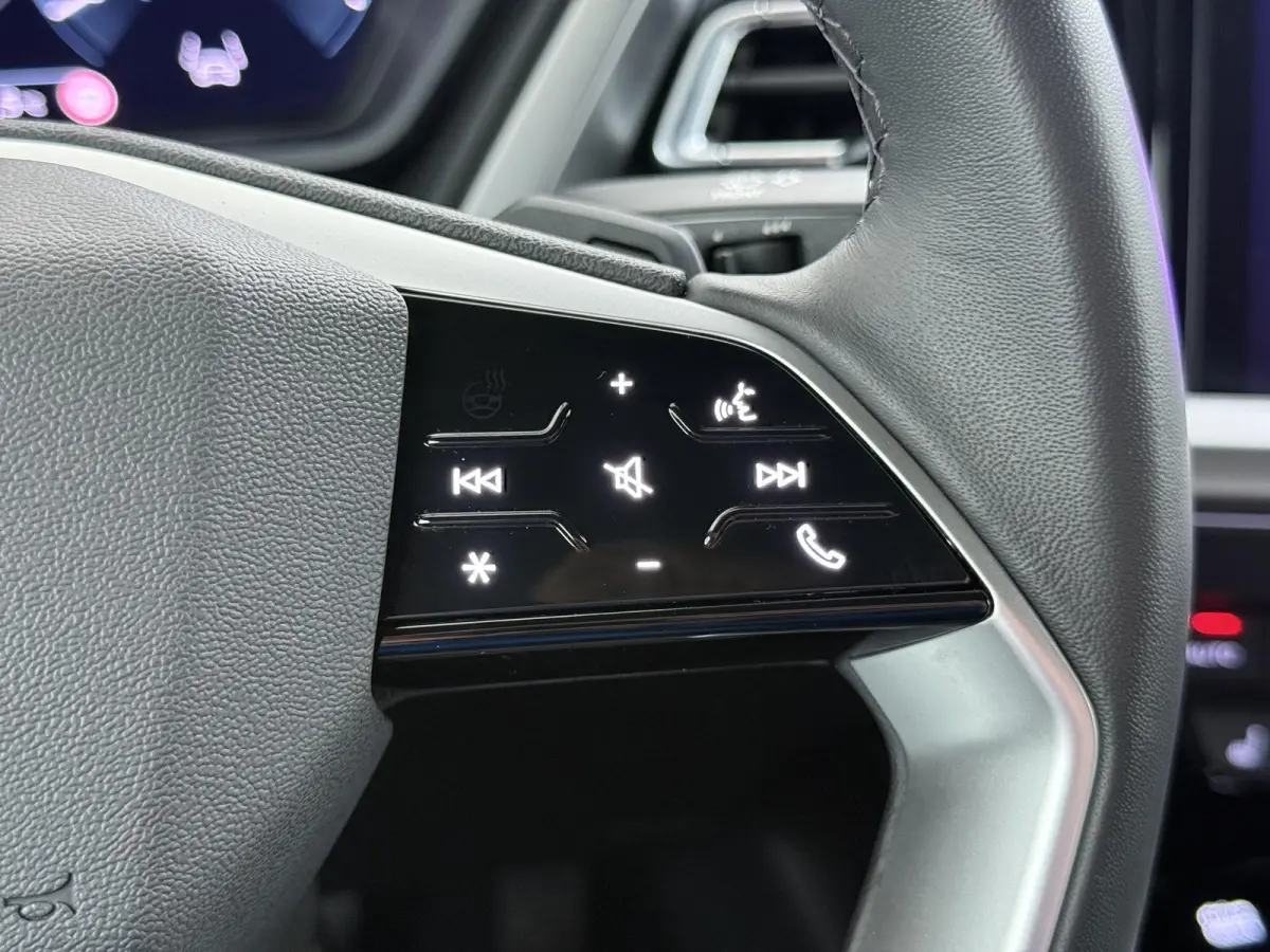 45 Edition 82 kWh VAN: 44.900,- VOOR: 41.877,- UW HERFSTVOORDEEL: 3.023,- S-LINE| 10.000KM! | STOELVERWARMING| ELEKTRISCHE ACHTERKLEP| ACHTERUITRIJCAMERA | MATRIX LED|