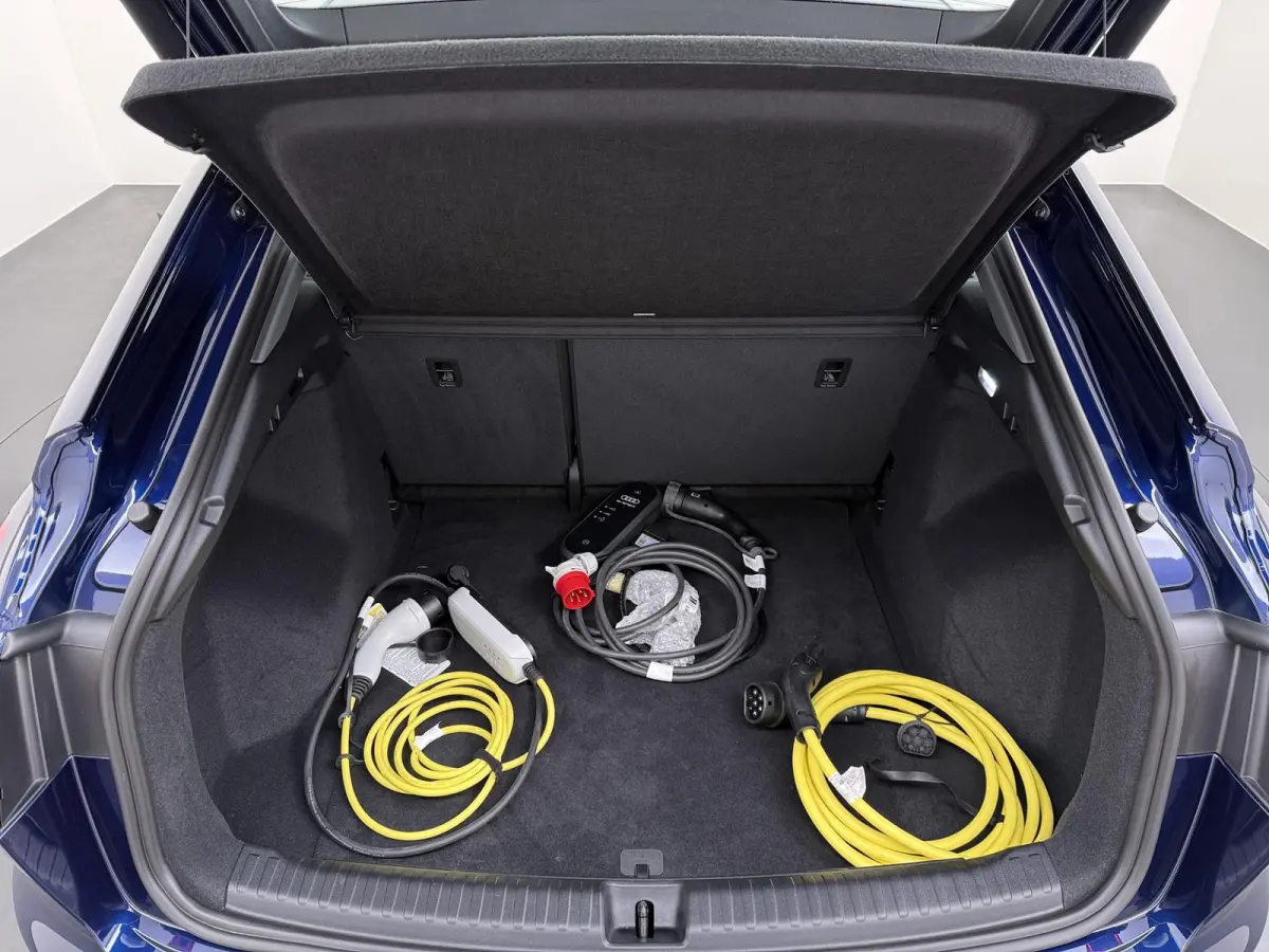 45 Edition 82 kWh VAN: 44.900,- VOOR: 41.877,- UW HERFSTVOORDEEL: 3.023,- S-LINE| 10.000KM! | STOELVERWARMING| ELEKTRISCHE ACHTERKLEP| ACHTERUITRIJCAMERA | MATRIX LED|