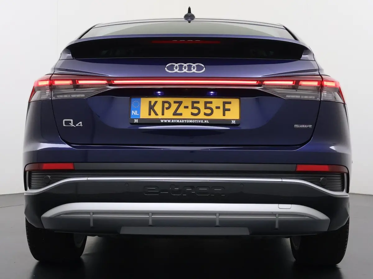 45 Edition 82 kWh VAN: 44.900,- VOOR: 41.877,- UW HERFSTVOORDEEL: 3.023,- S-LINE| 10.000KM! | STOELVERWARMING| ELEKTRISCHE ACHTERKLEP| ACHTERUITRIJCAMERA | MATRIX LED|