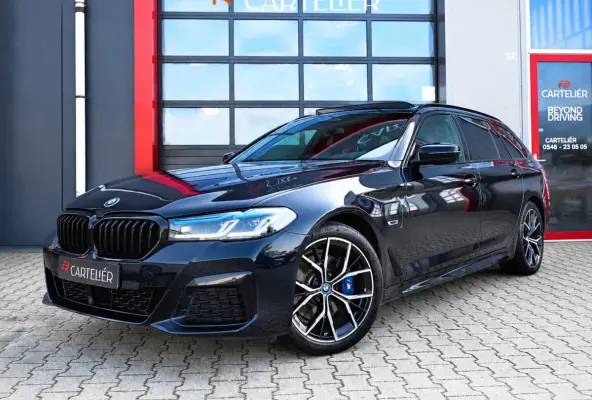 530e M-Sport High Executive | Pano | Luchtvering | Harmon Kardon | Camera | Laser Led | Head-Up | Leder | Carplay | Stoelverwarming | 19'' | ACC | Keyless | Ambient+ | Digital Dash | Automaa