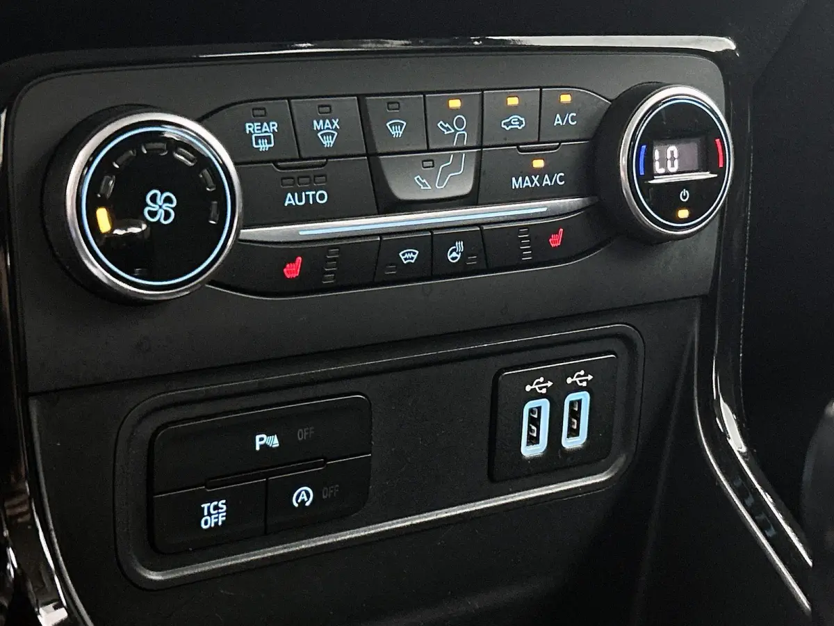 1.0 EcoBoost ST-Line | Alcantara | SYNC | Camera | Auto Clima | Stoelverwarming