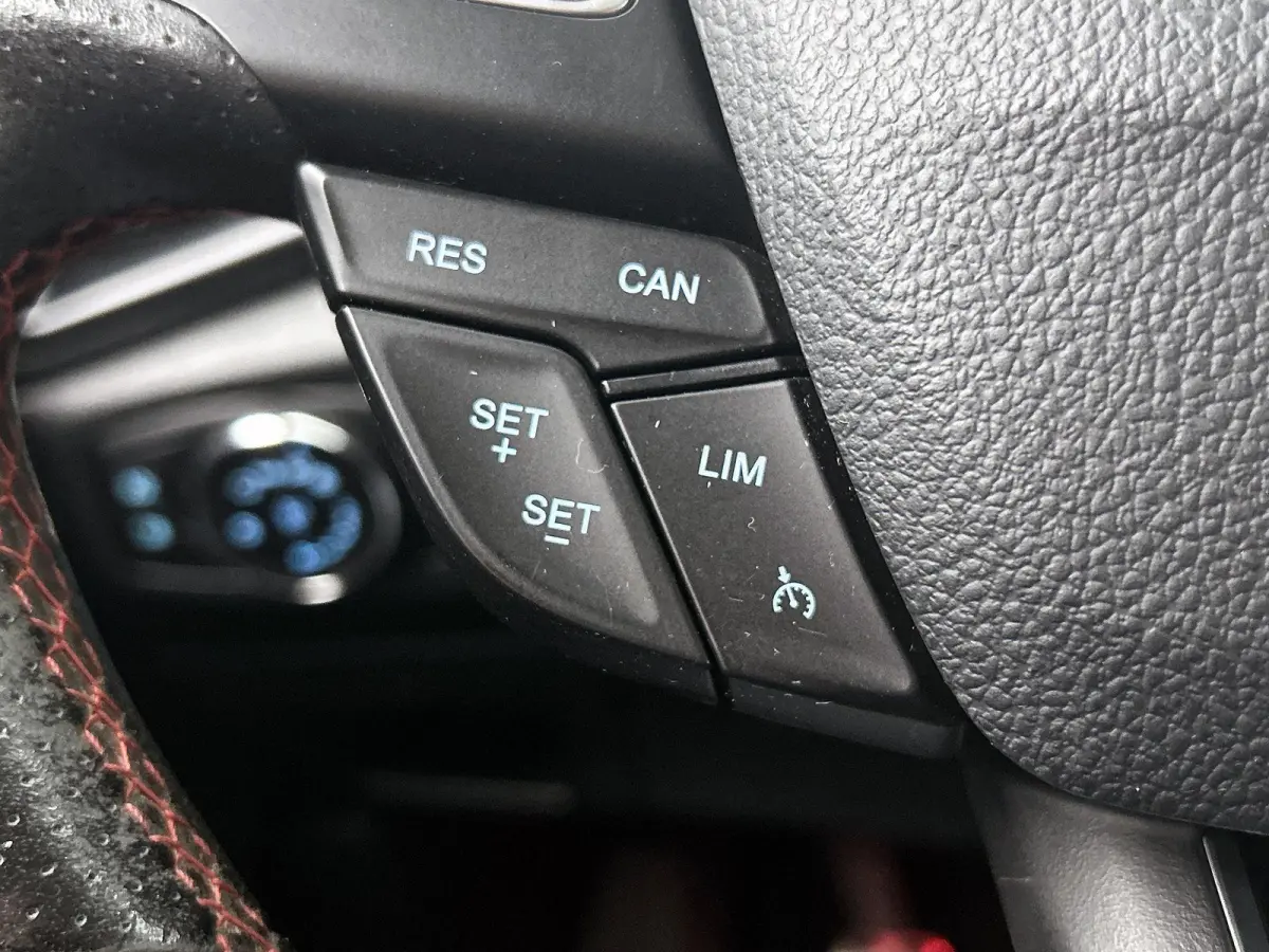 1.0 EcoBoost ST-Line | Alcantara | SYNC | Camera | Auto Clima | Stoelverwarming
