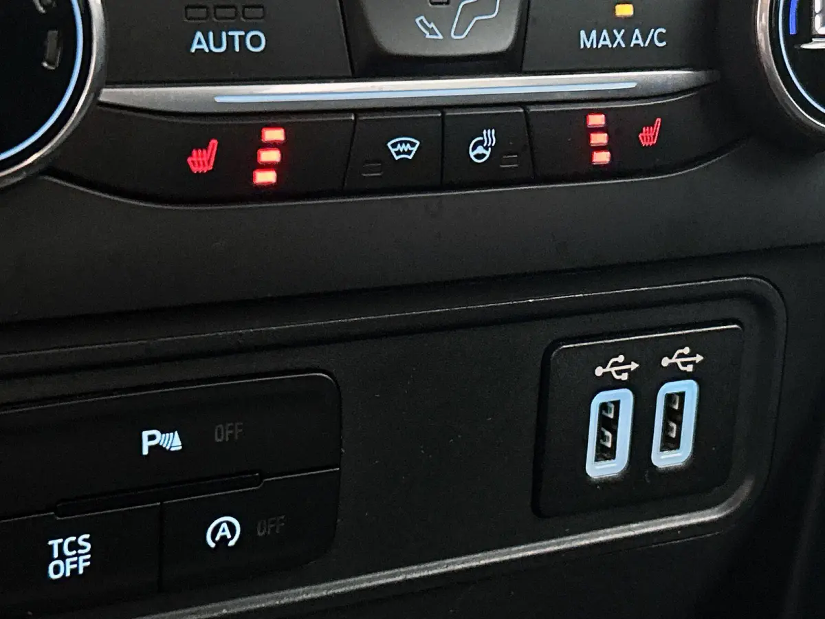 1.0 EcoBoost ST-Line | Alcantara | SYNC | Camera | Auto Clima | Stoelverwarming