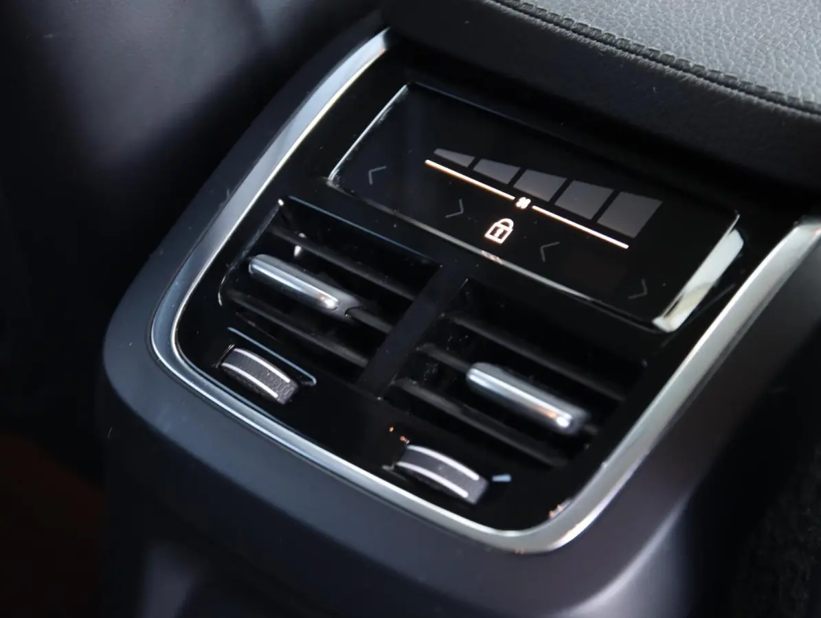 2.0 T8 Recharge AWD 391PK Inscription 7 persoons | SOH 94%