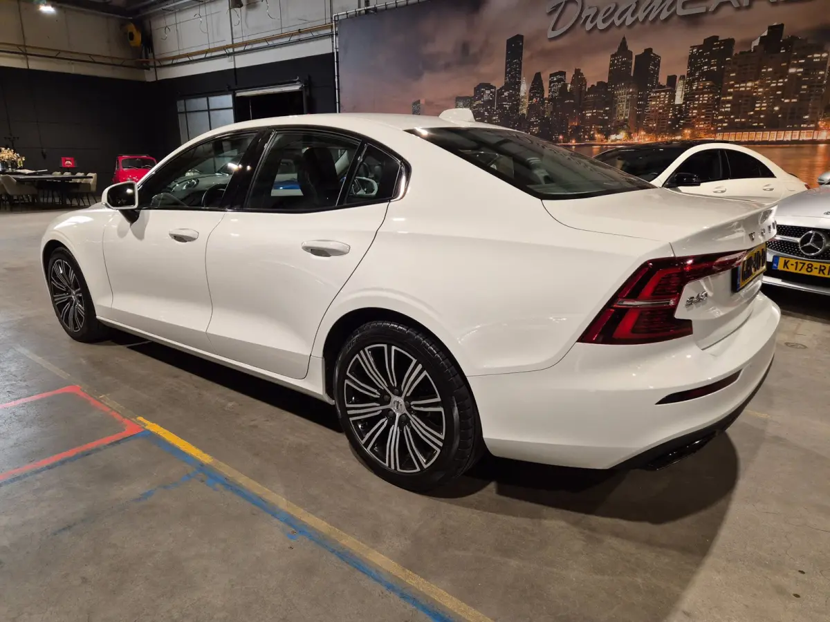 2.0 B4 Inscription - Mild hybrid - Leder met memory en verw - Adapt Cruise - Camera - Rijklaar !