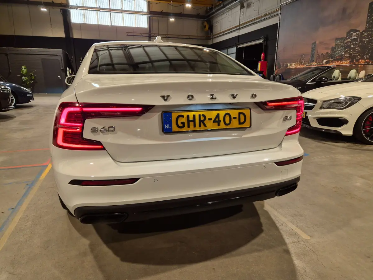 2.0 B4 Inscription - Mild hybrid - Leder met memory en verw - Adapt Cruise - Camera - Rijklaar !