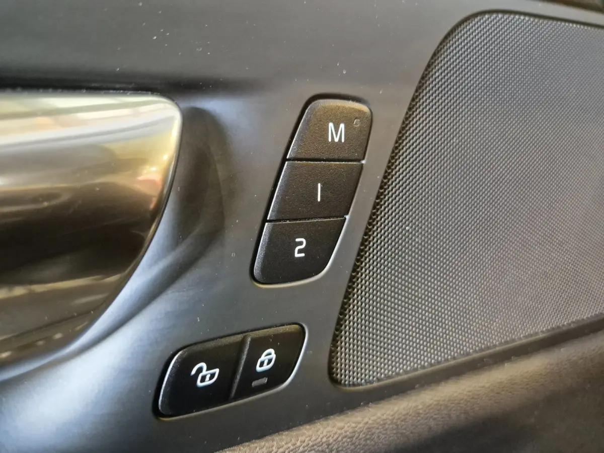 2.0 B4 Inscription - Mild hybrid - Leder met memory en verw - Adapt Cruise - Camera - Rijklaar !