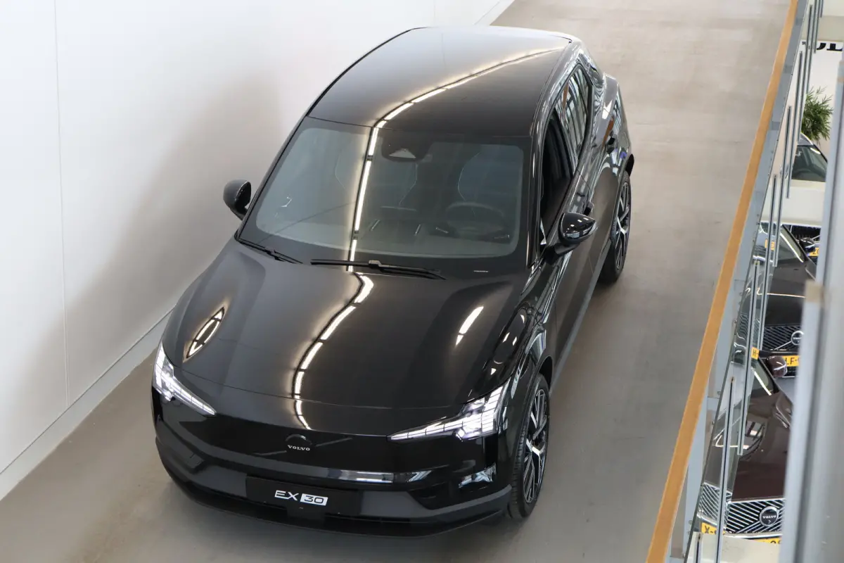 P5 272PK Long Range 69 kWh Black Edition Plus | 20 inch Y-spaak | Privacy glas | Harman Kardon | Power Seats | Climate Pack