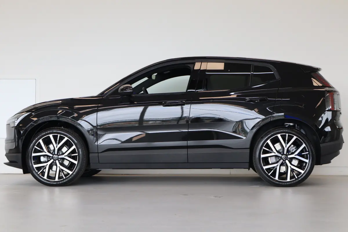 P5 272PK Long Range 69 kWh Black Edition Plus | 20 inch Y-spaak | Privacy glas | Harman Kardon | Power Seats | Climate Pack