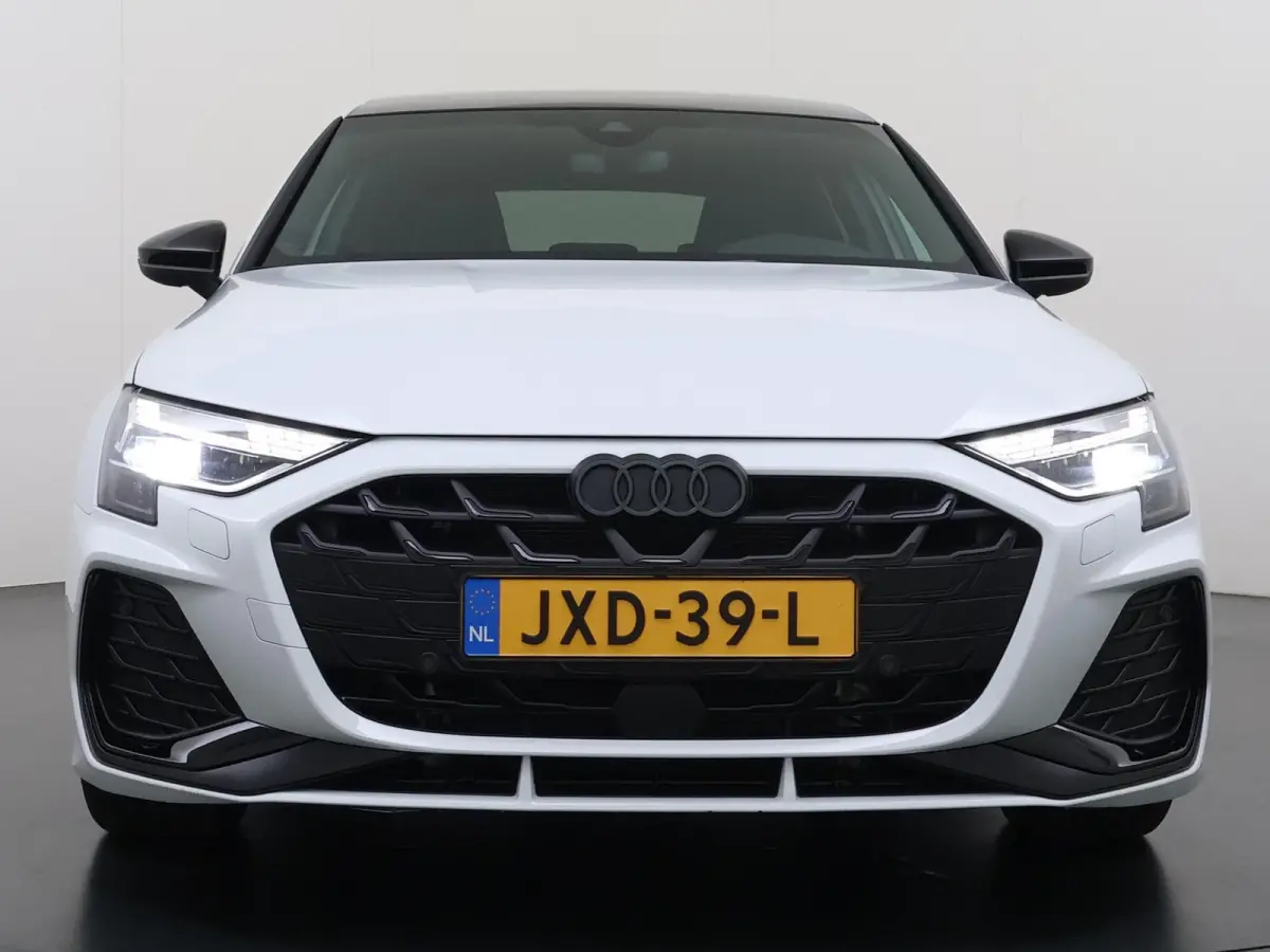 45 TFSI e S edition Competition VAN: 44.900,- VOOR: 40.877,- UW HERFSTVOORDEEL: 4.023,- 272pk PHEV| 8.000KM!  | INCL. BTW | 143km RANGE WLTP!! | ADD. CRUISE | PANORAMADAK | FABRIEKSGARANTIE 