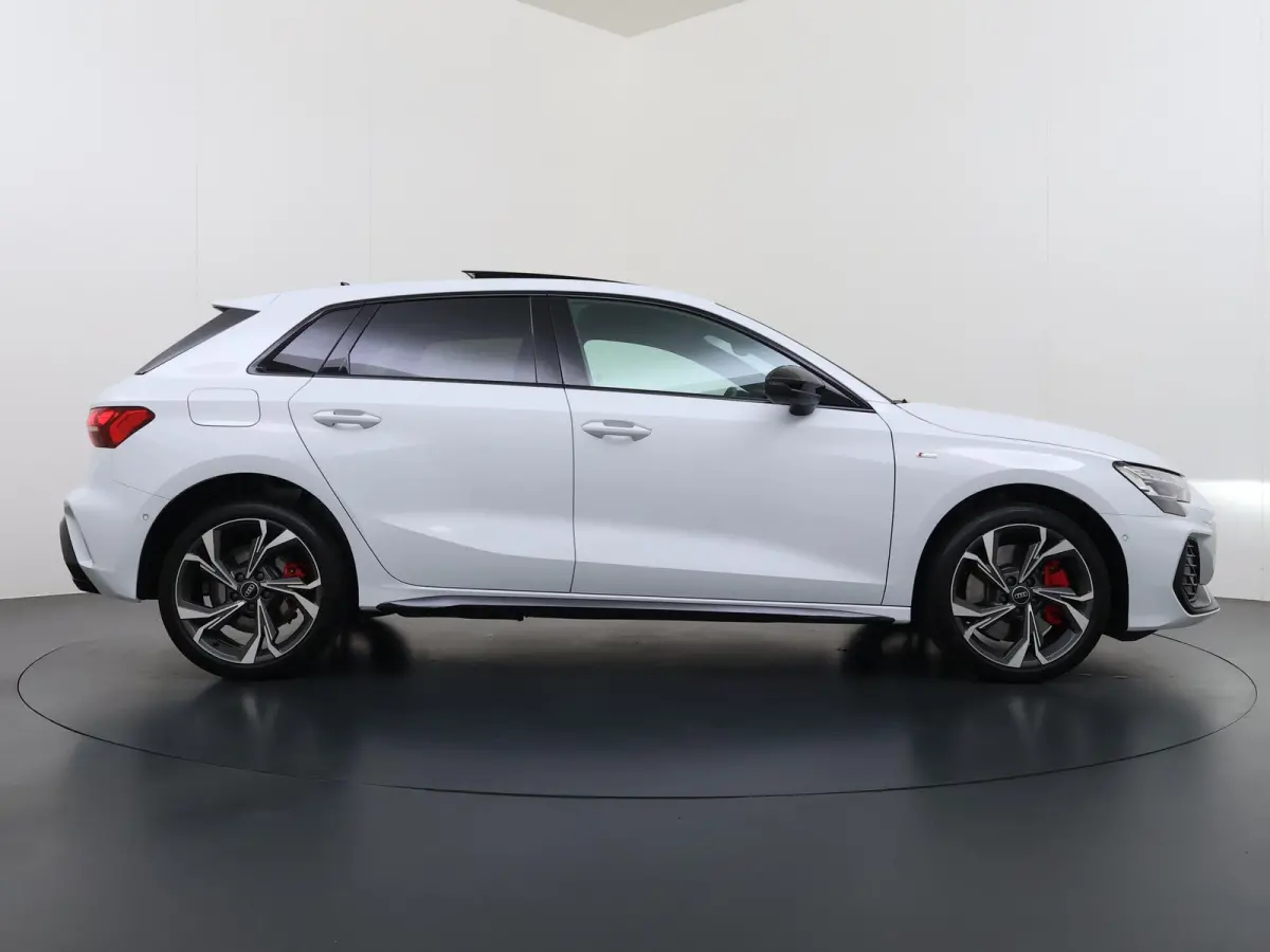 45 TFSI e S edition Competition VAN: 44.900,- VOOR: 40.877,- UW HERFSTVOORDEEL: 4.023,- 272pk PHEV| 8.000KM!  | INCL. BTW | 143km RANGE WLTP!! | ADD. CRUISE | PANORAMADAK | FABRIEKSGARANTIE 