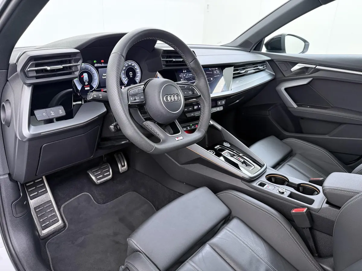 45 TFSI e S edition Competition VAN: 44.900,- VOOR: 40.877,- UW HERFSTVOORDEEL: 4.023,- 272pk PHEV| 8.000KM!  | INCL. BTW | 143km RANGE WLTP!! | ADD. CRUISE | PANORAMADAK | FABRIEKSGARANTIE 