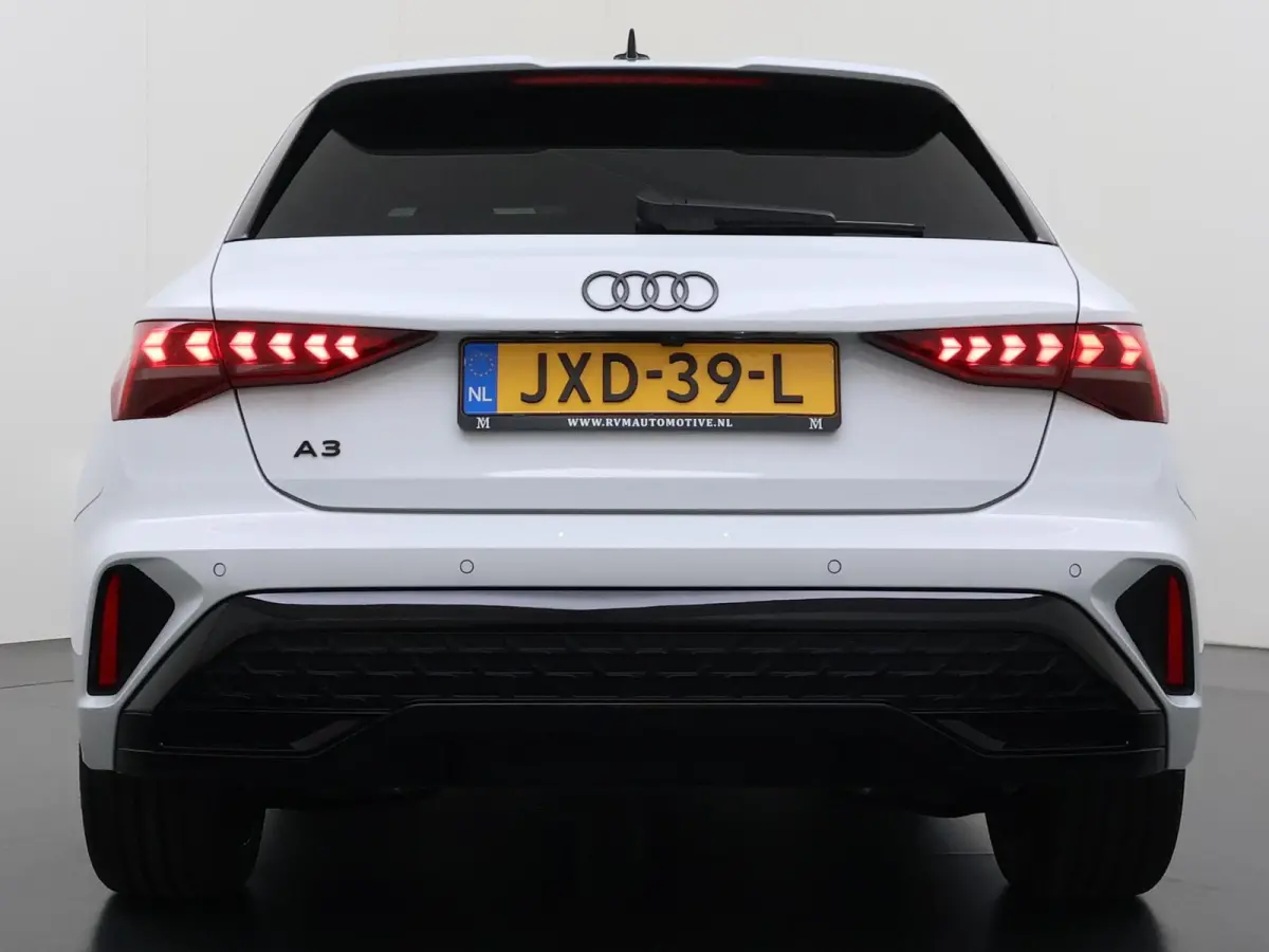 45 TFSI e S edition Competition VAN: 44.900,- VOOR: 40.877,- UW HERFSTVOORDEEL: 4.023,- 272pk PHEV| 8.000KM!  | INCL. BTW | 143km RANGE WLTP!! | ADD. CRUISE | PANORAMADAK | FABRIEKSGARANTIE 
