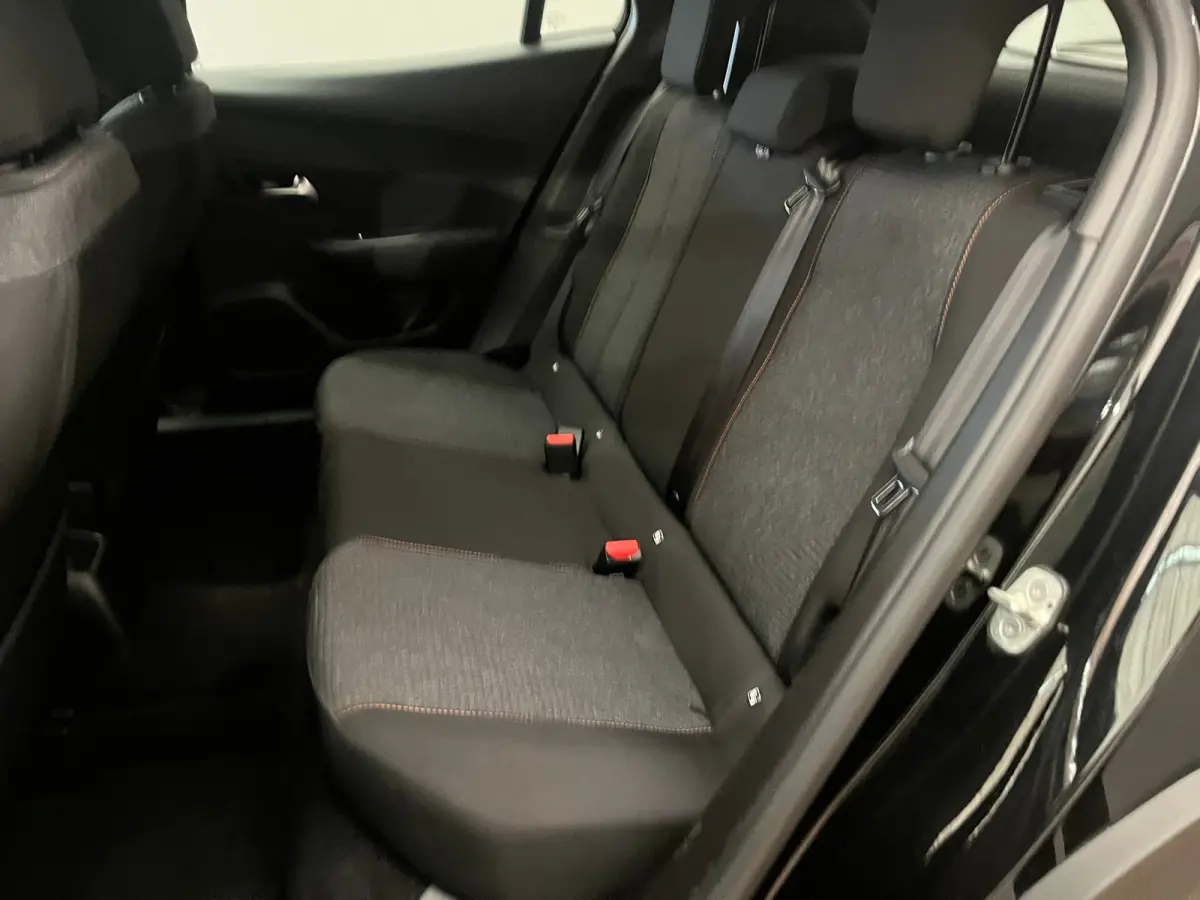 1.2 Hybrid 136 Style Climate | Carplay | Cruise | Parkeersensoren Achter | LED | DAB | Airco (automatisch) | Apple Carplay/Android Auto|telefoonintegratie premium | Centrale deurvergrendelin