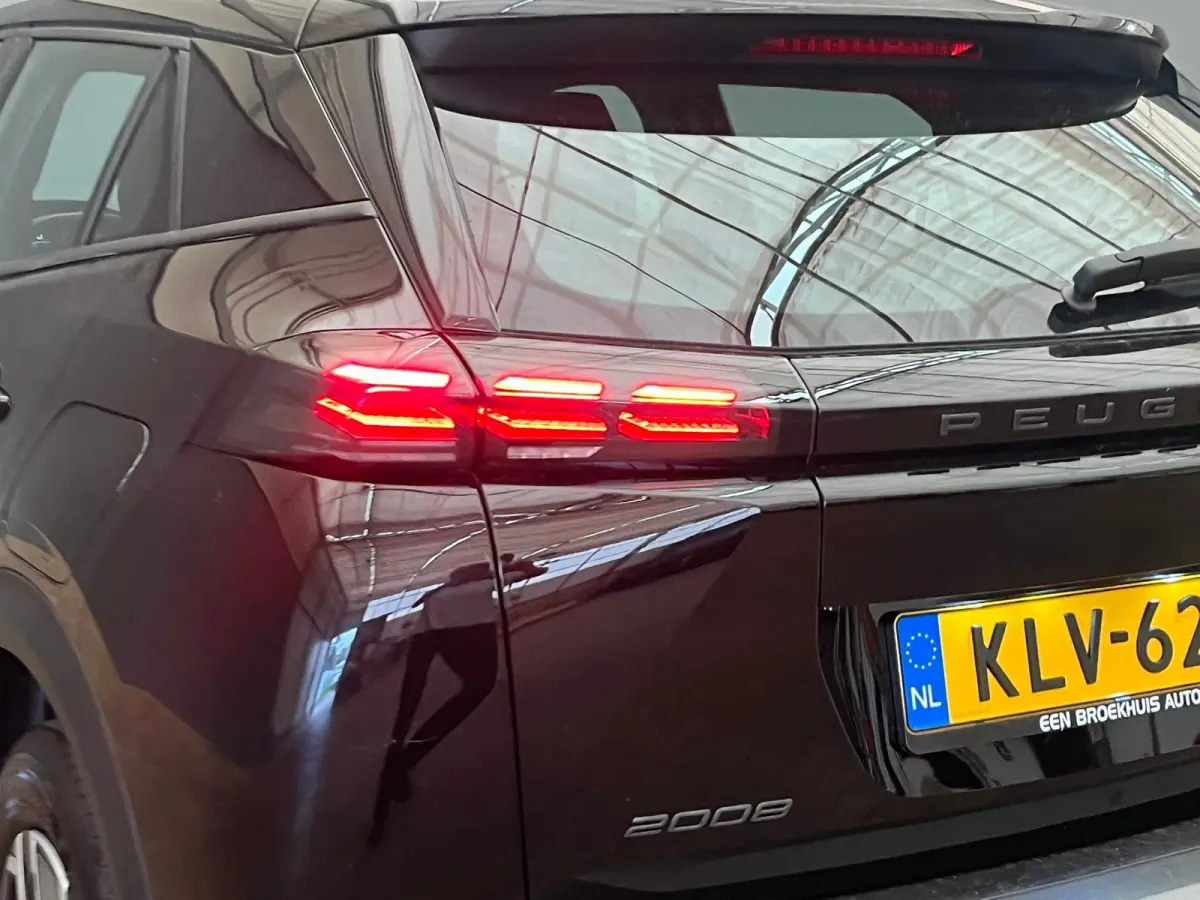 1.2 Hybrid 136 Style Climate | Carplay | Cruise | Parkeersensoren Achter | LED | DAB | Airco (automatisch) | Apple Carplay/Android Auto|telefoonintegratie premium | Centrale deurvergrendelin