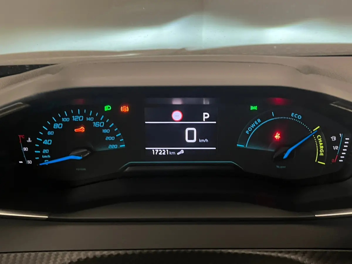 1.2 Hybrid 136 Style Climate | Carplay | Cruise | Parkeersensoren Achter | LED | DAB | Airco (automatisch) | Apple Carplay/Android Auto|telefoonintegratie premium | Centrale deurvergrendelin