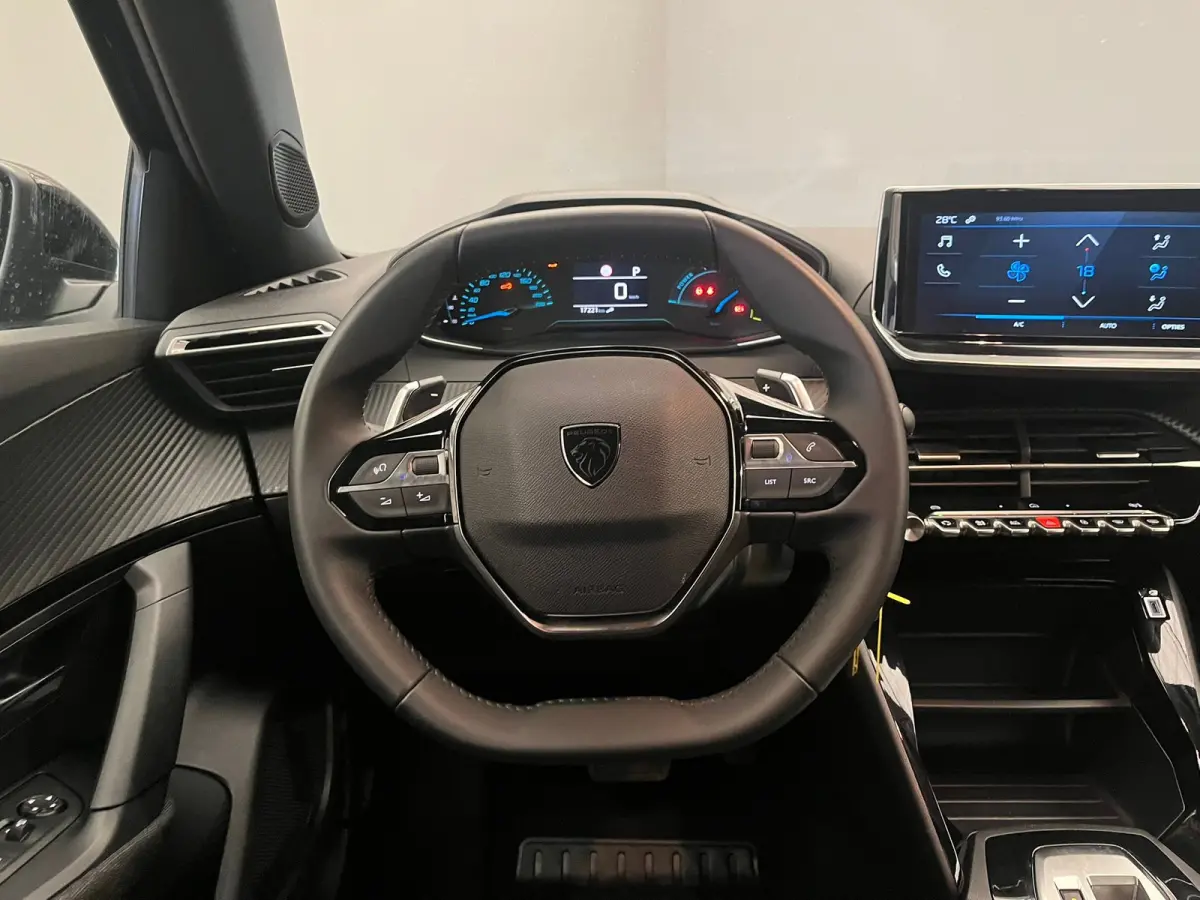 1.2 Hybrid 136 Style Climate | Carplay | Cruise | Parkeersensoren Achter | LED | DAB | Airco (automatisch) | Apple Carplay/Android Auto|telefoonintegratie premium | Centrale deurvergrendelin