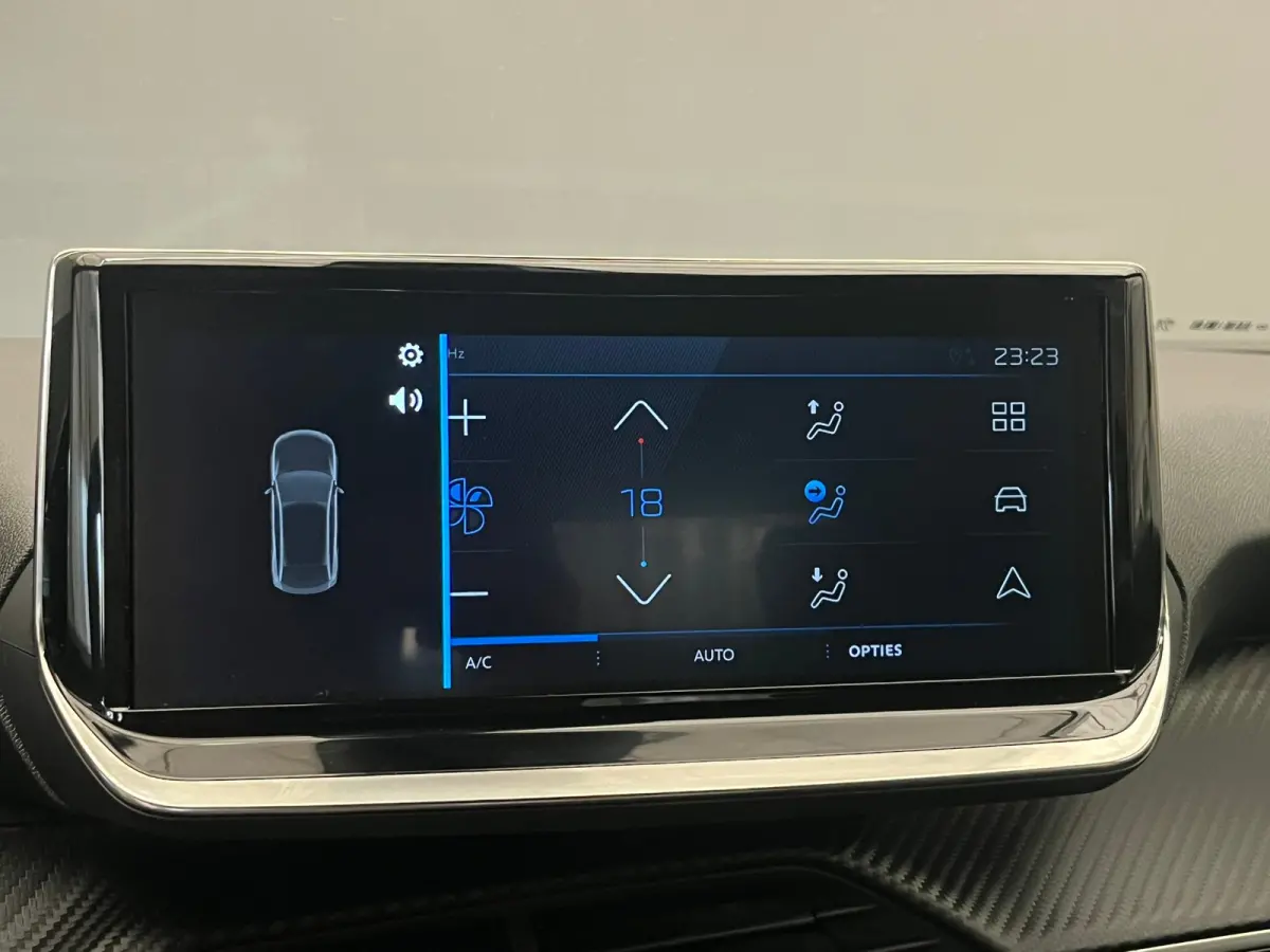 1.2 Hybrid 136 Style Climate | Carplay | Cruise | Parkeersensoren Achter | LED | DAB | Airco (automatisch) | Apple Carplay/Android Auto|telefoonintegratie premium | Centrale deurvergrendelin
