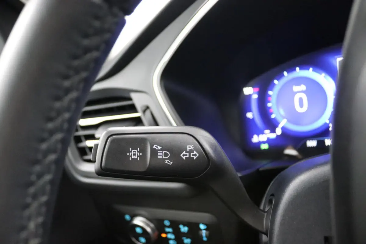 1.5 EcoBoost Titanium*LED*CAM*NAVI*ECC*LANE ASSIST
