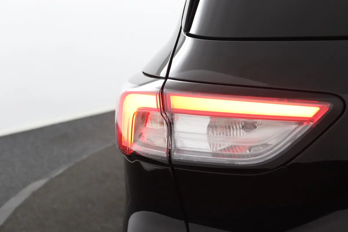 1.5 EcoBoost Titanium*LED*CAM*NAVI*ECC*LANE ASSIST