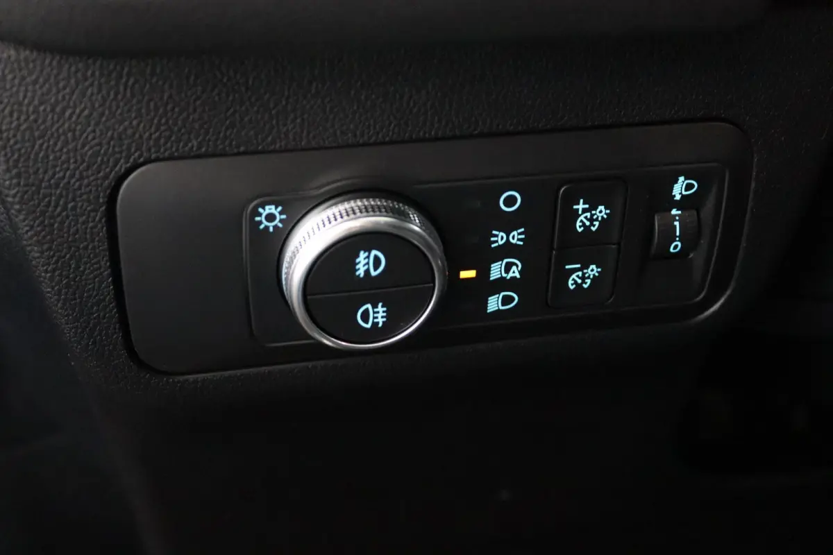 1.5 EcoBoost Titanium*LED*CAM*NAVI*ECC*LANE ASSIST