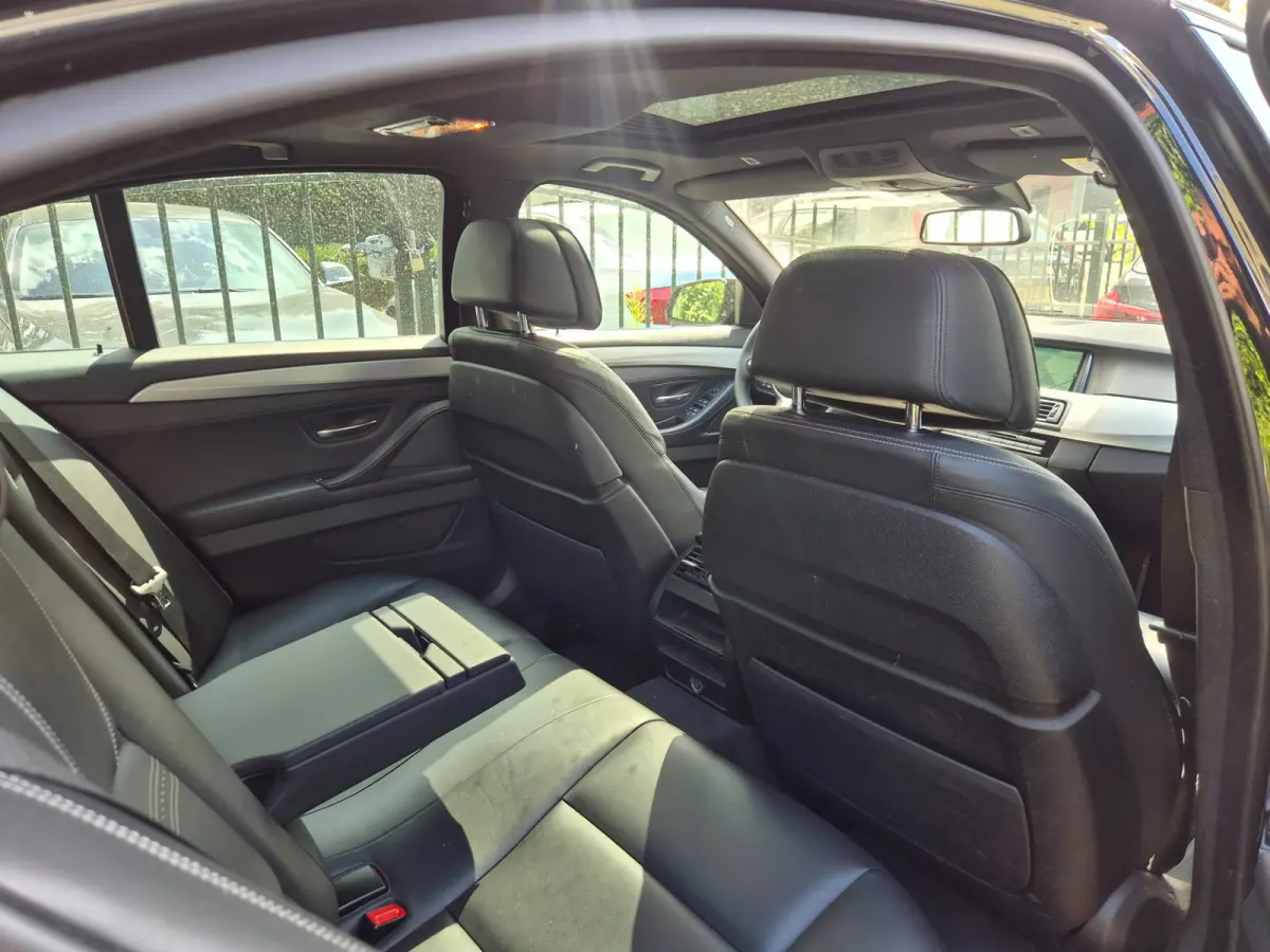 M Sport Edition High Executive Schuifdak Adaptieve Cruise Control Virtual Dash NAP 520i M Sport Edition High Executive