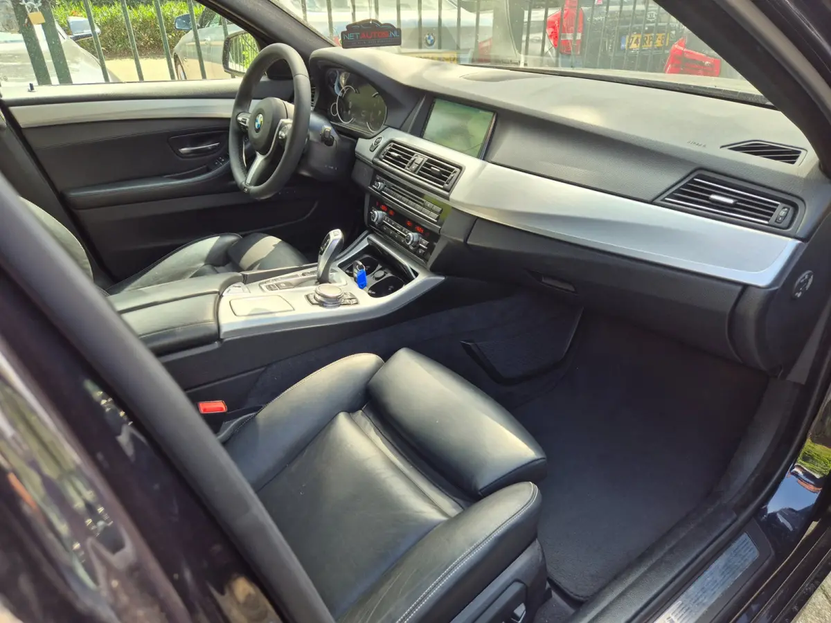M Sport Edition High Executive Schuifdak Adaptieve Cruise Control Virtual Dash NAP 520i M Sport Edition High Executive