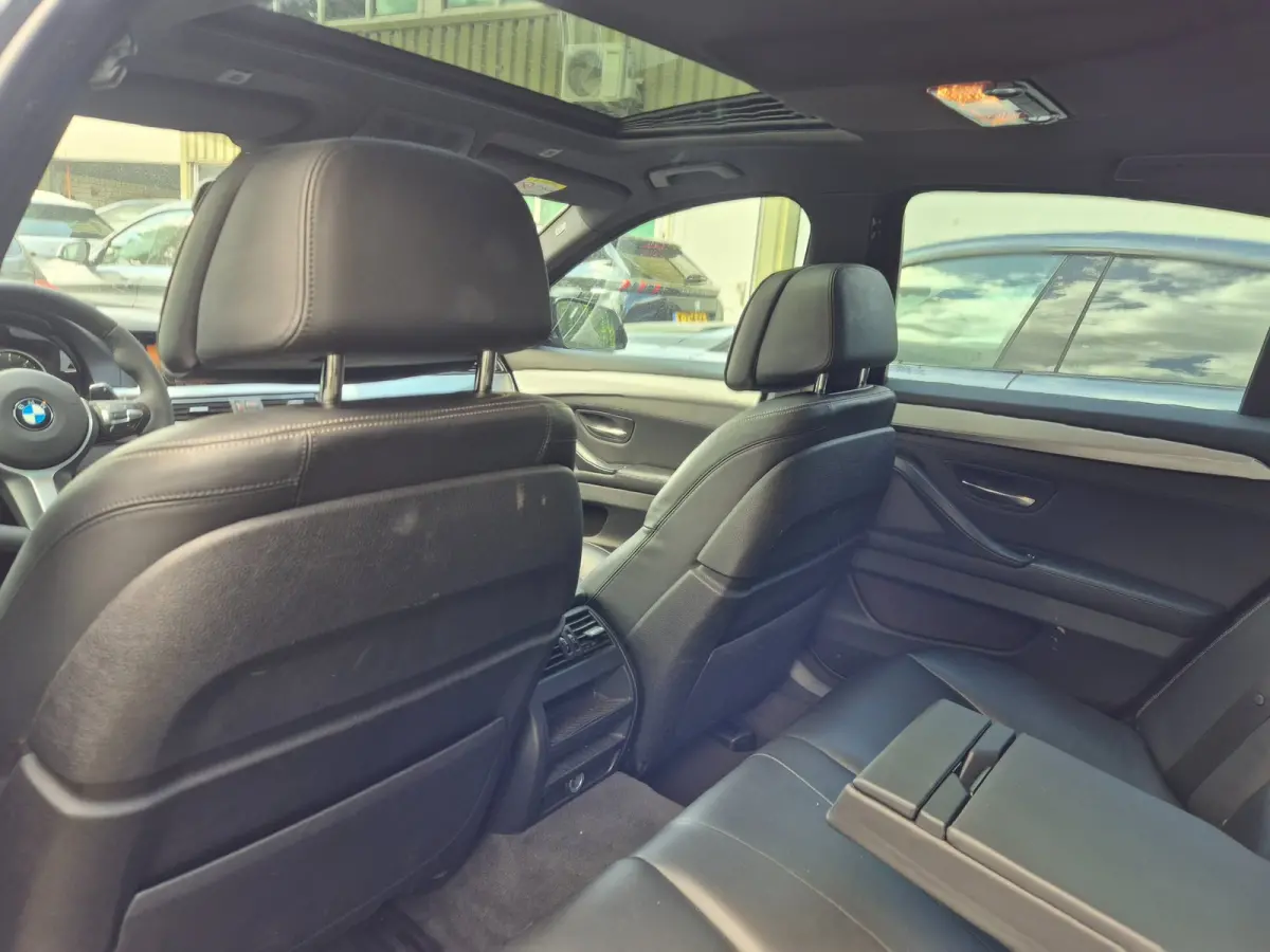 M Sport Edition High Executive Schuifdak Adaptieve Cruise Control Virtual Dash NAP 520i M Sport Edition High Executive
