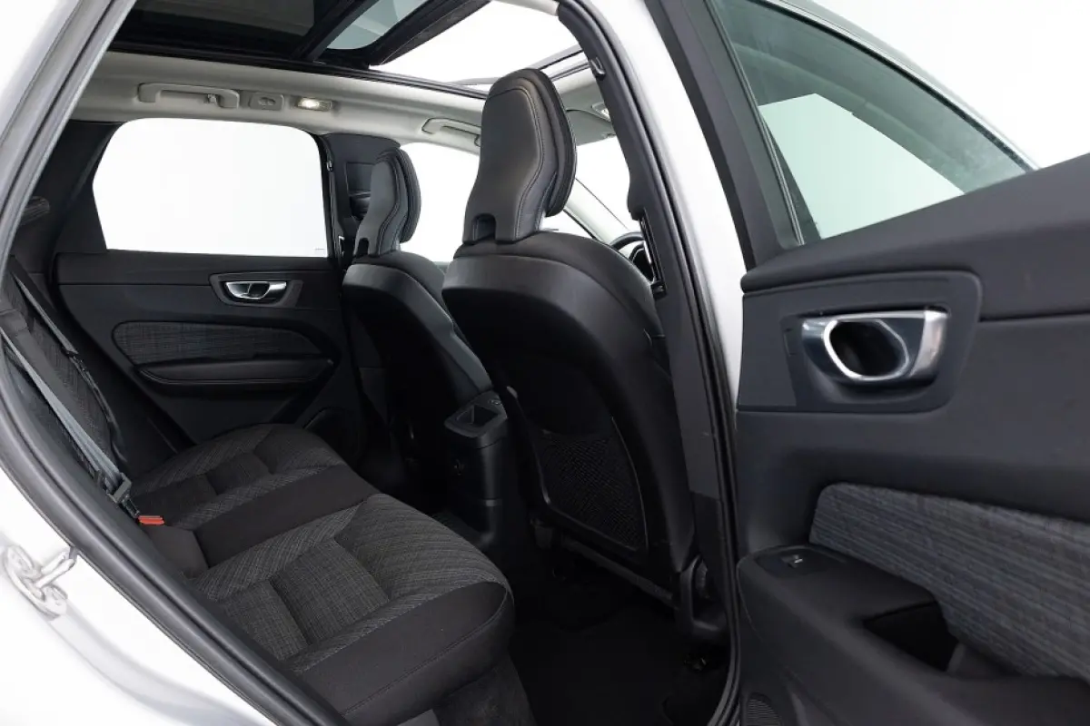 2.0 T6 Plug-in hybrid AWD Core Long Range | PANORAMADAK | MAPS | Full LED