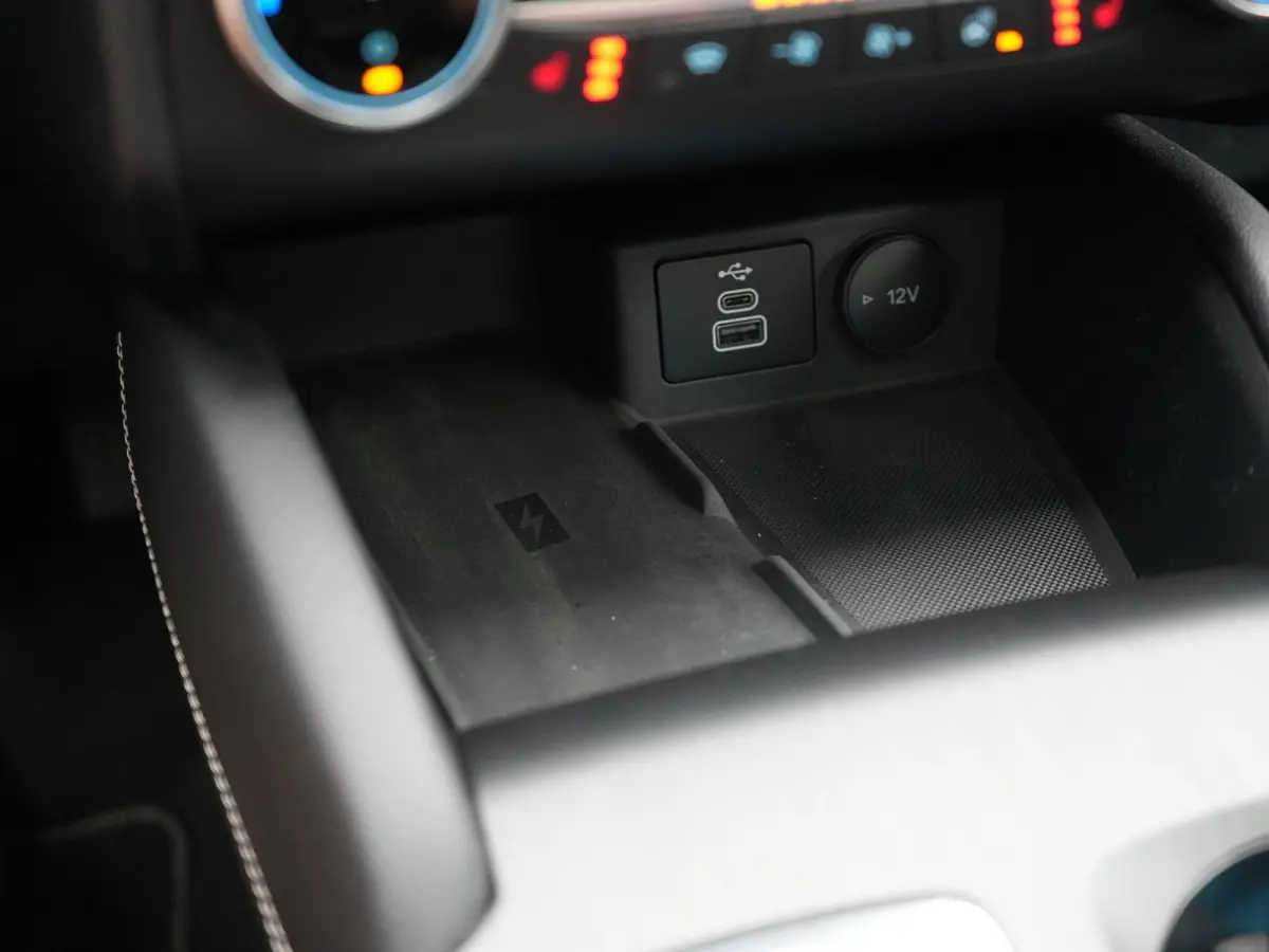 2.5 Vignale PHEV 225pk Dealer O.H | Panodak | Head Up | Bang & Olufsen | Adaptive Cruise | 360 Camera | Lederen Sportstoelen Memory & Verwarmd | BLIS | Keyless | Apple Carplay | Pilot Assist