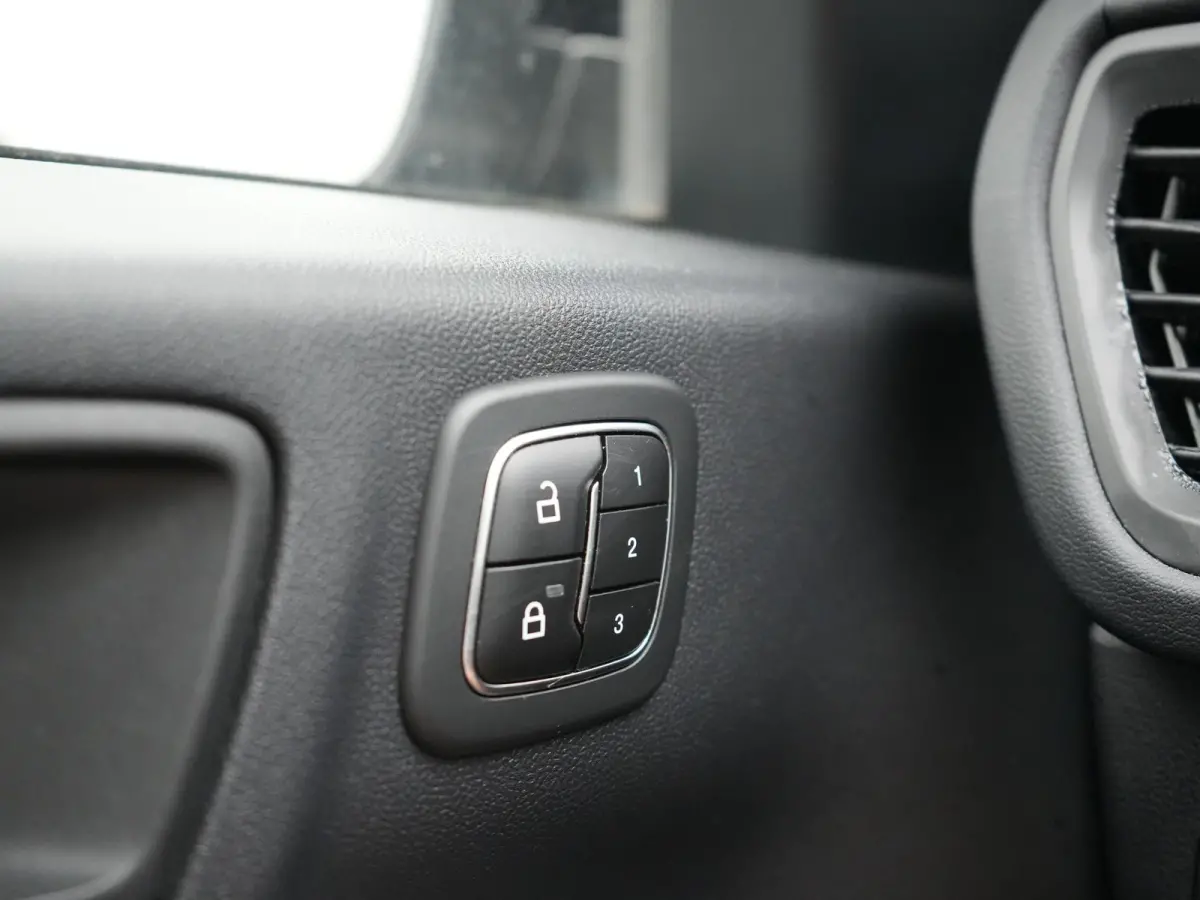 2.5 Vignale PHEV 225pk Dealer O.H | Panodak | Head Up | Bang & Olufsen | Adaptive Cruise | 360 Camera | Lederen Sportstoelen Memory & Verwarmd | BLIS | Keyless | Apple Carplay | Pilot Assist
