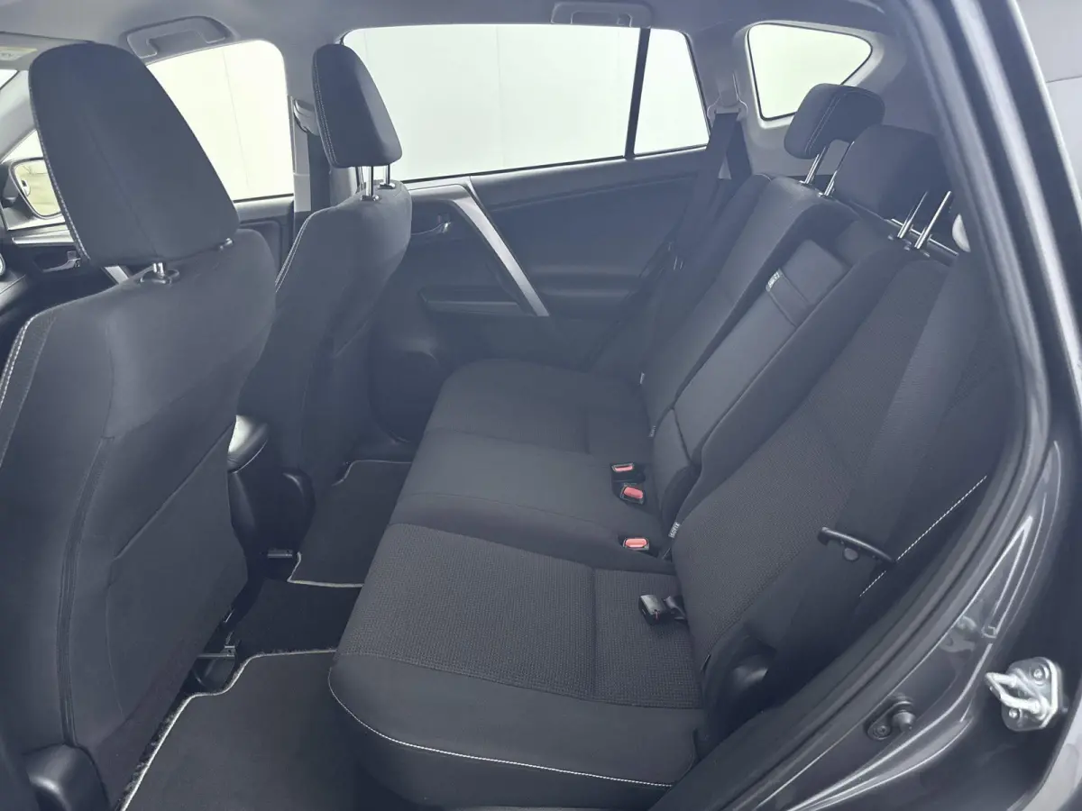 2.5 Hybrid Executive | Trekhaak | Cruise Control | Achteruitrijcamera | Stoel+Stuurverwarming | Lane Assist | Keyless | lichtmetalen velgen 18" |