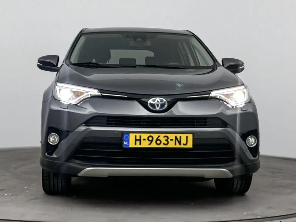 2.5 Hybrid Executive | Trekhaak | Cruise Control | Achteruitrijcamera | Stoel+Stuurverwarming | Lane Assist | Keyless | lichtmetalen velgen 18" |