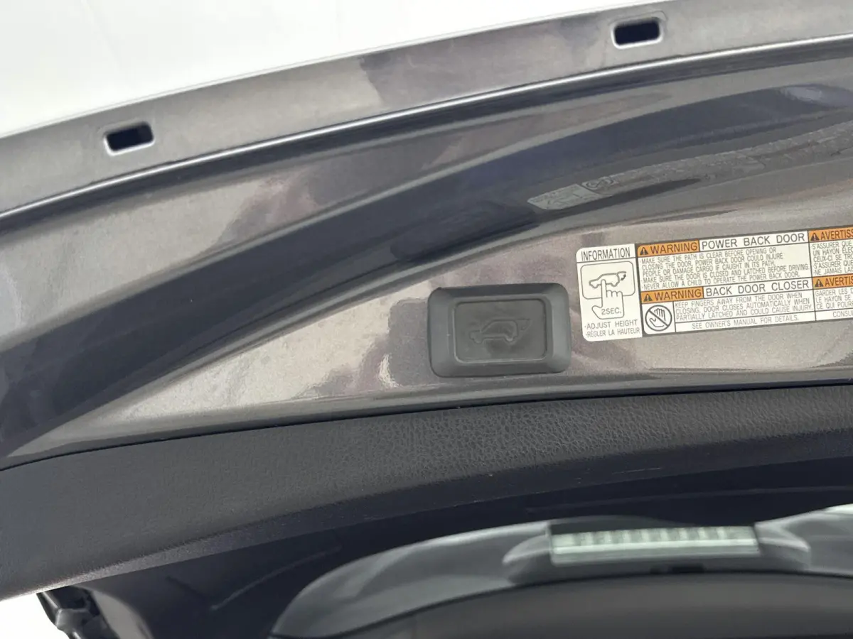 2.5 Hybrid Executive | Trekhaak | Cruise Control | Achteruitrijcamera | Stoel+Stuurverwarming | Lane Assist | Keyless | lichtmetalen velgen 18" |