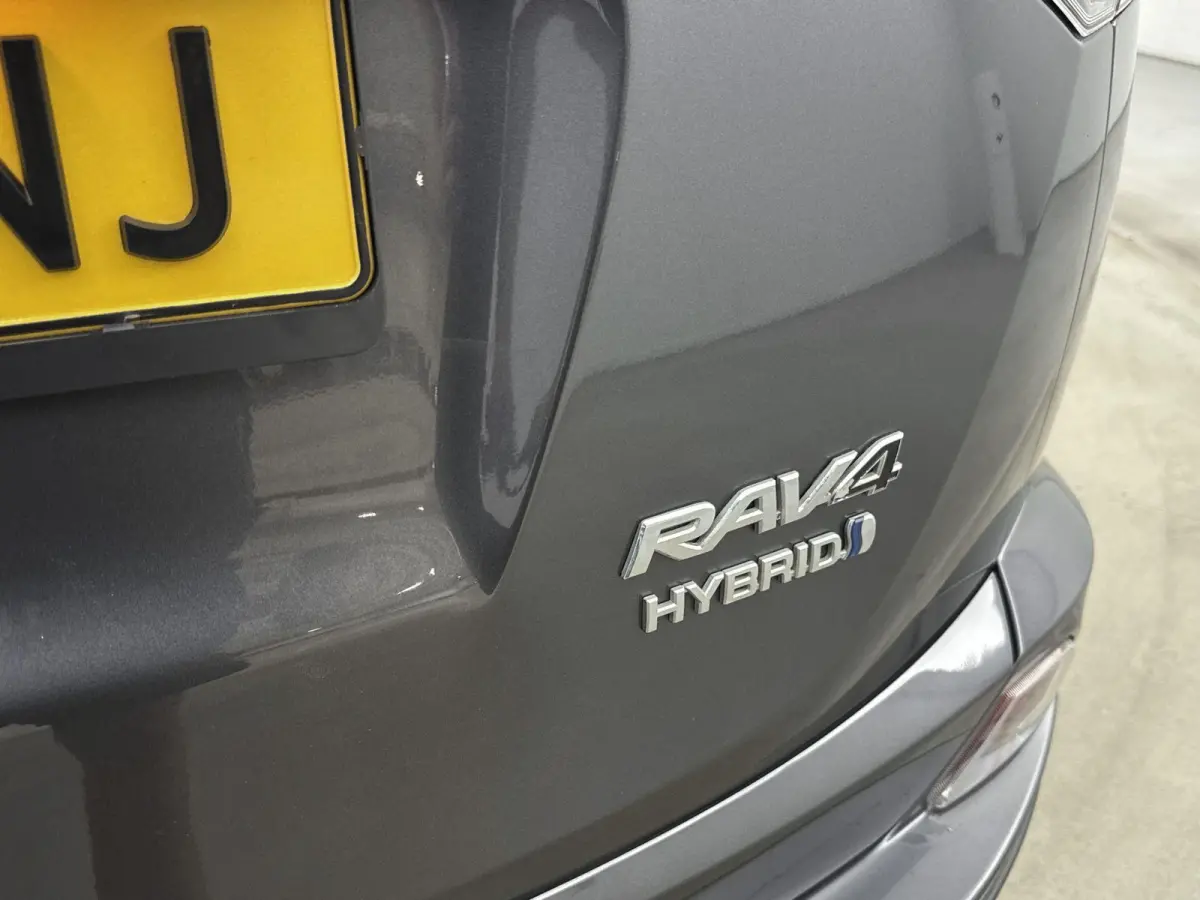 2.5 Hybrid Executive | Trekhaak | Cruise Control | Achteruitrijcamera | Stoel+Stuurverwarming | Lane Assist | Keyless | lichtmetalen velgen 18" |