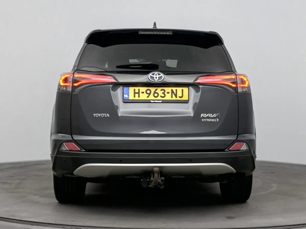 2.5 Hybrid Executive | Trekhaak | Cruise Control | Achteruitrijcamera | Stoel+Stuurverwarming | Lane Assist | Keyless | lichtmetalen velgen 18" |