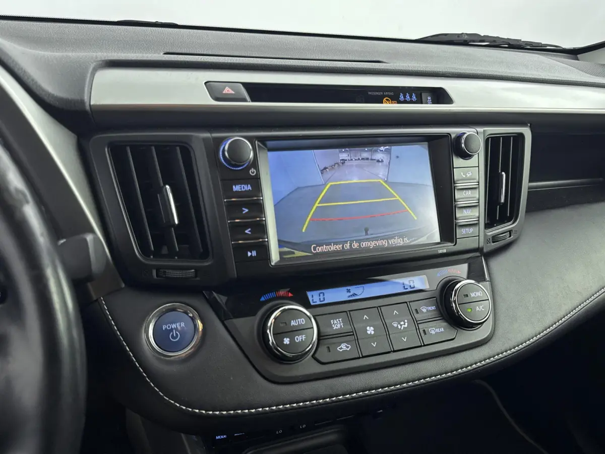 2.5 Hybrid Executive | Trekhaak | Cruise Control | Achteruitrijcamera | Stoel+Stuurverwarming | Lane Assist | Keyless | lichtmetalen velgen 18" |